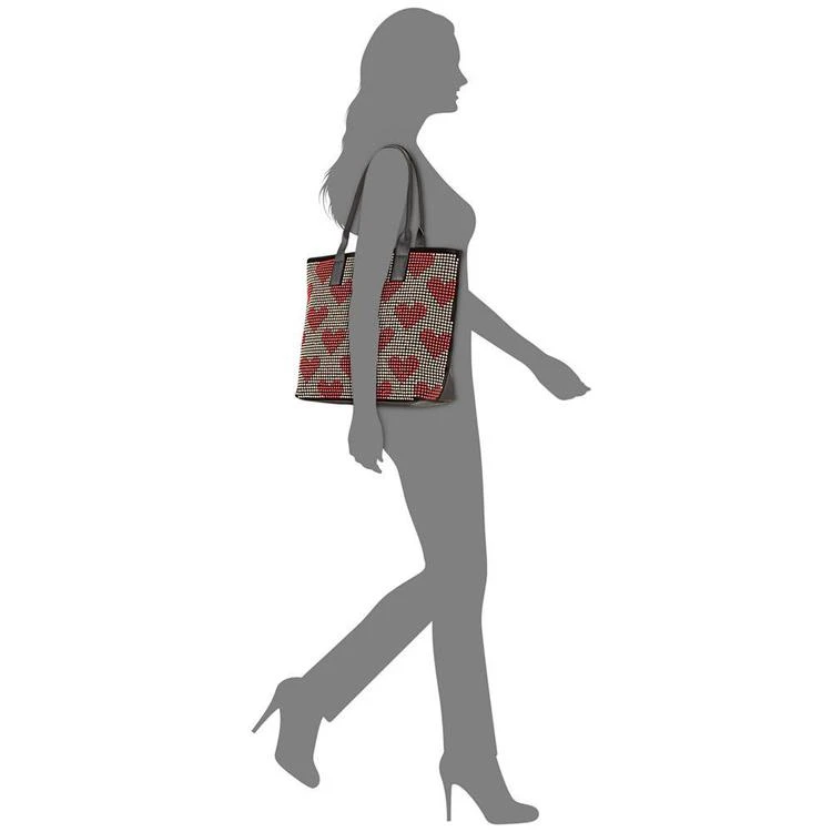 商品Betsey Johnson|Heart Studded Medium Tote,价格¥658,第3张图片详细描述