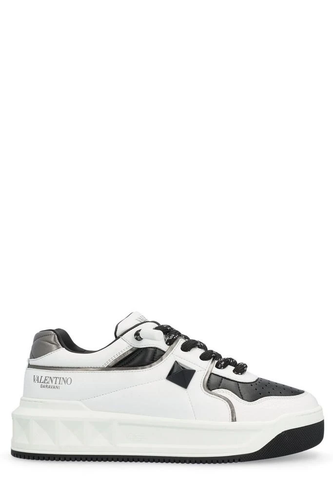 商品Valentino|Valentino Garavani One Stud XL Lace-Up Sneakers,价格¥4546,第1张图片