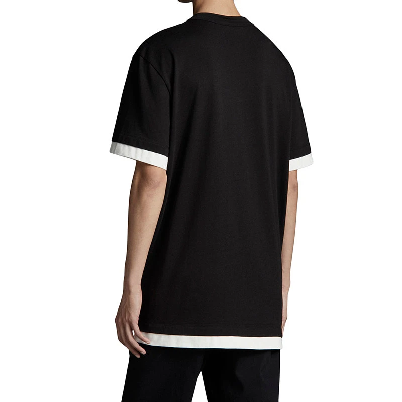 商品Moncler|【预售3-7天】Moncler/蒙克莱 22年秋冬新款 男士黑色/白色纯棉Logo压花短袖T恤H10918C000178390T999,价格¥1904,第6张图片详细描述