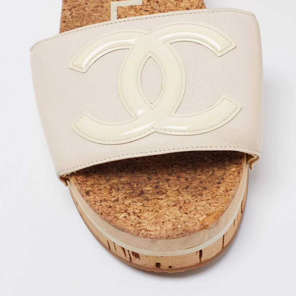 Chanel Beige Leather CC Platform Slides Size 38 商品