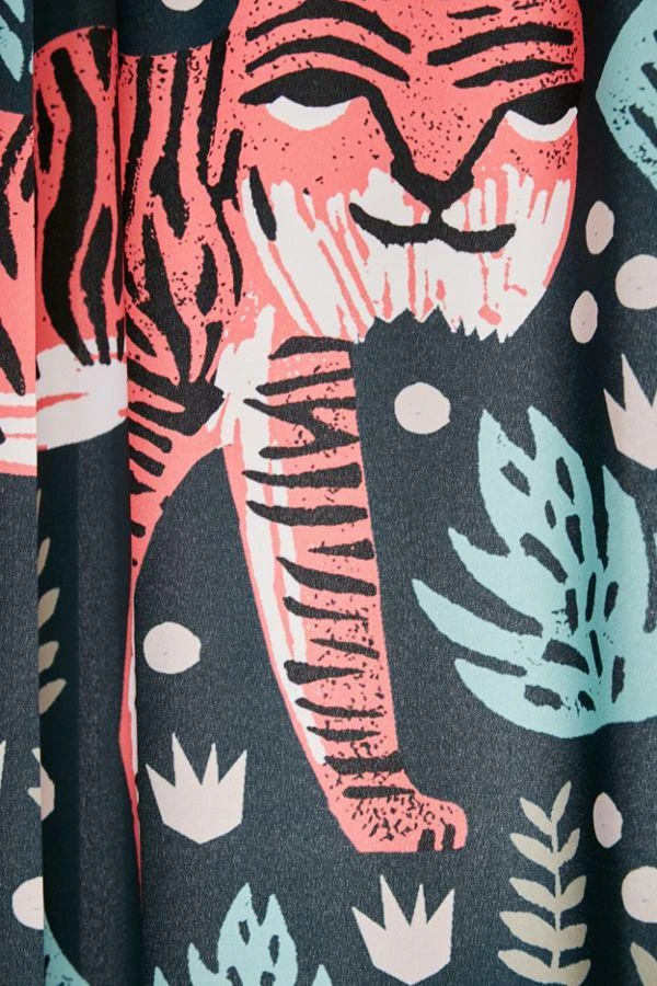 商品DENY Designs|Andrea Lauren For Deny Safari Tiger Shower Curtain,价格¥375,第3张图片详细描述