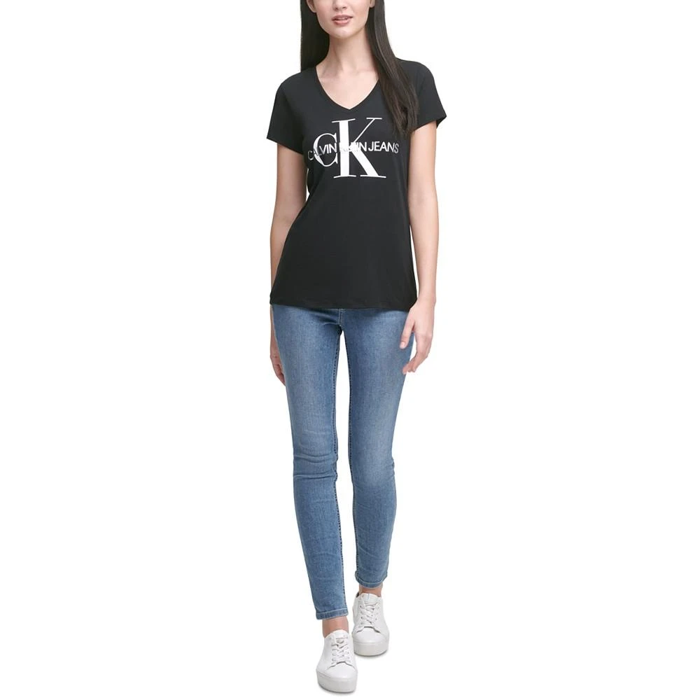 商品Calvin Klein|V-Neck Logo T-Shirt,价格¥296,第3张图片详细描述