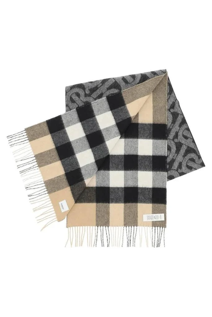 商品Burberry|Burberry Black/White Reversible Check And Monogram Cashmere Scarf,价格¥3408,第2张图片详细描述