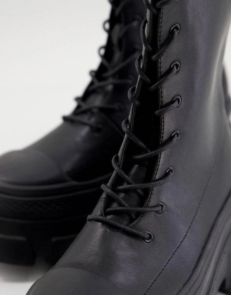 商品Public Desire|Public Desire Man beckett chunky lace up toe cap boots in black,价格¥197,第3张图片详细描述