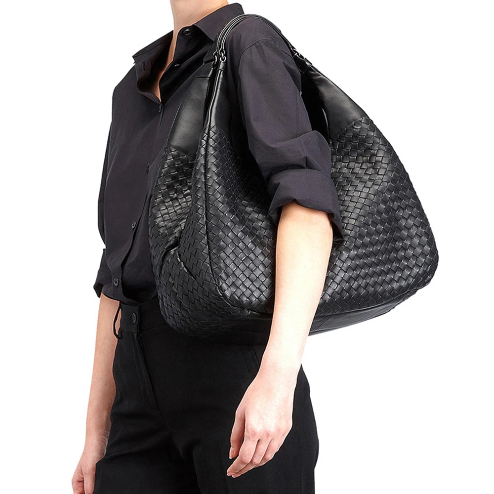 Bottega Veneta 葆蝶家 女款黑色手工编织小羊皮单肩手提包 124864-V0016-8175 商品