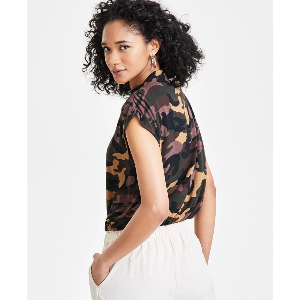 商品Bar III|Women's Camo-Print Elastic-Hem Blouson Top, Created for Macy's,价格¥123,第2张图片详细描述