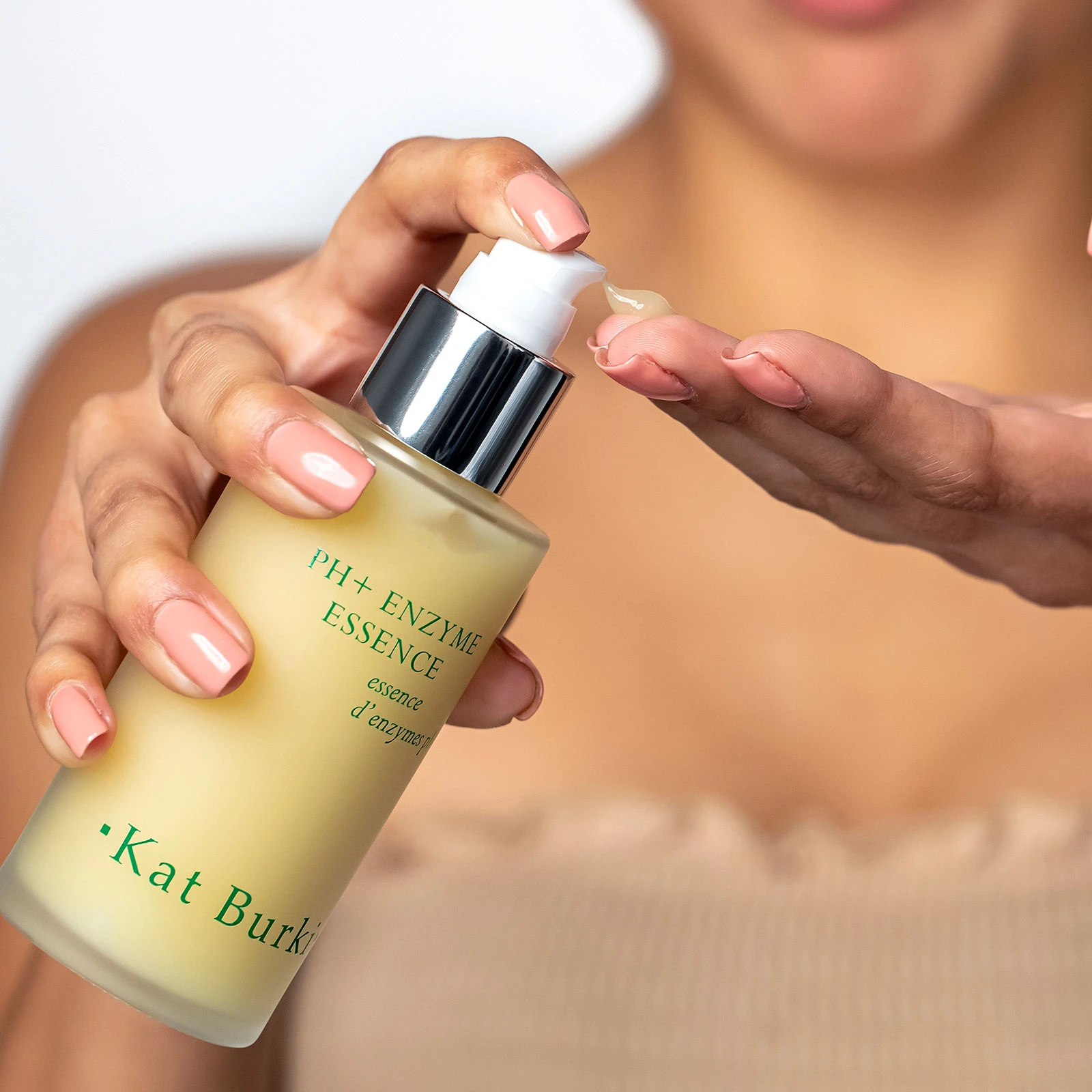 Kat Burki 亮白渗透保湿精华爽肤水肌底液 100ml 商品