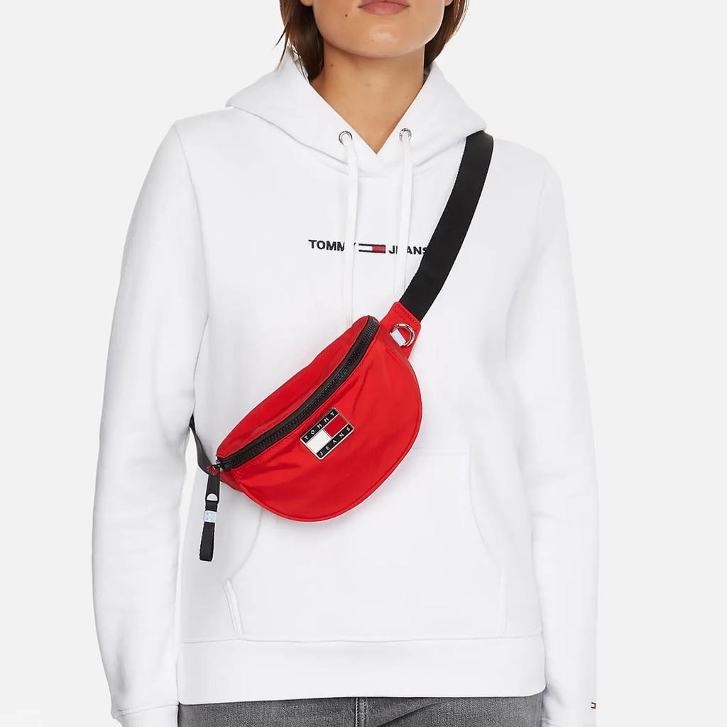 商品Tommy Jeans|Tommy Jeans Women's Summer Nylon Bumbag - Red,价格¥570,第4张图片详细描述