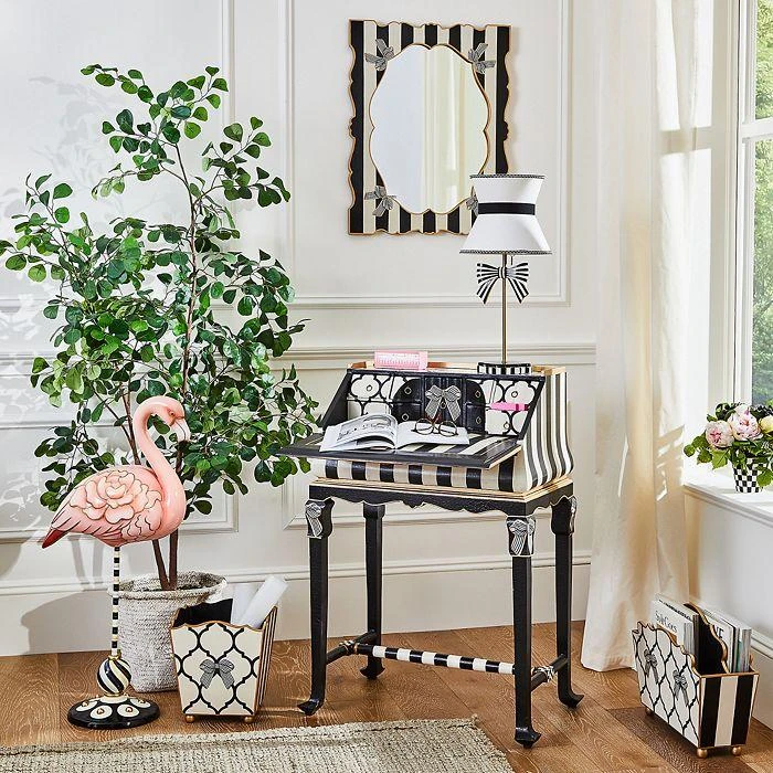 Pretty As A Bow Writing Desk 商品