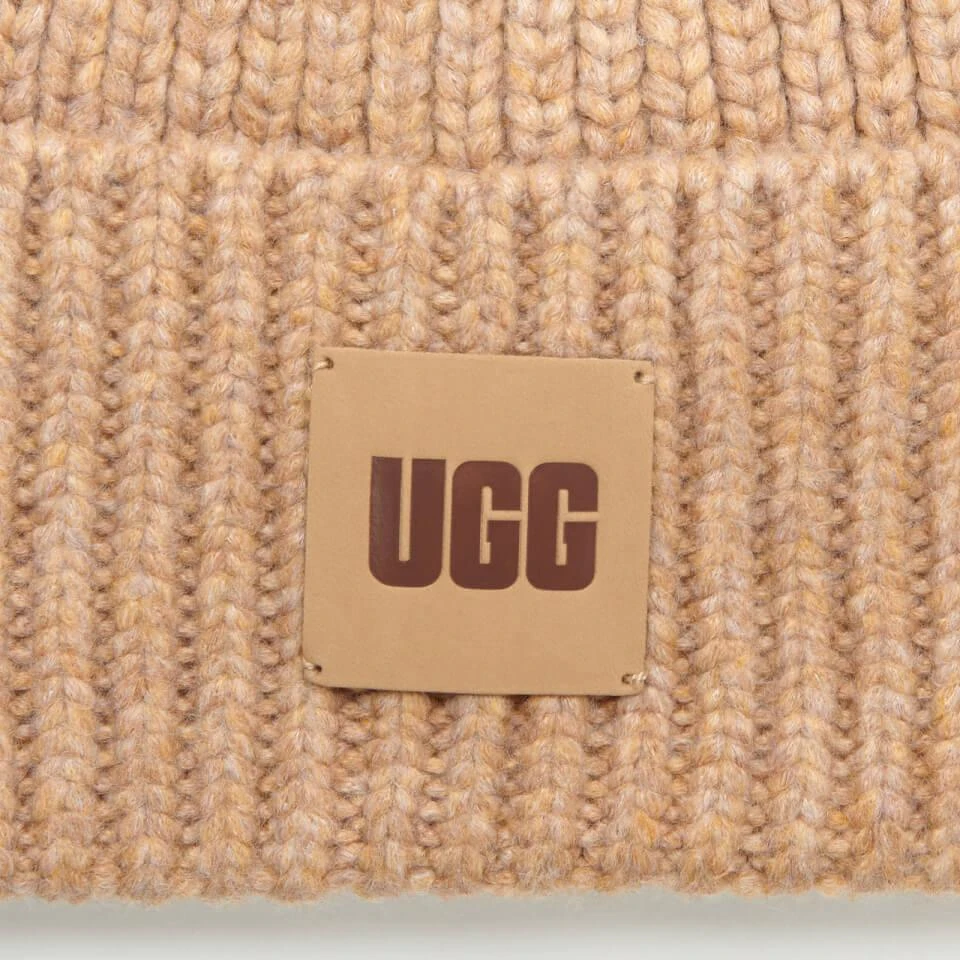 商品UGG|UGG Women's Airy Knit Ribbed Beanie - Camel,价格¥462,第3张图片详细描述