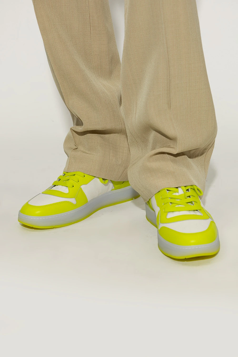 商品Jimmy Choo|Jimmy Choo 男士运动鞋 FLORENTMZULXAPPLEGREENWHITE 黄色,价格¥3509,第6张图片详细描述