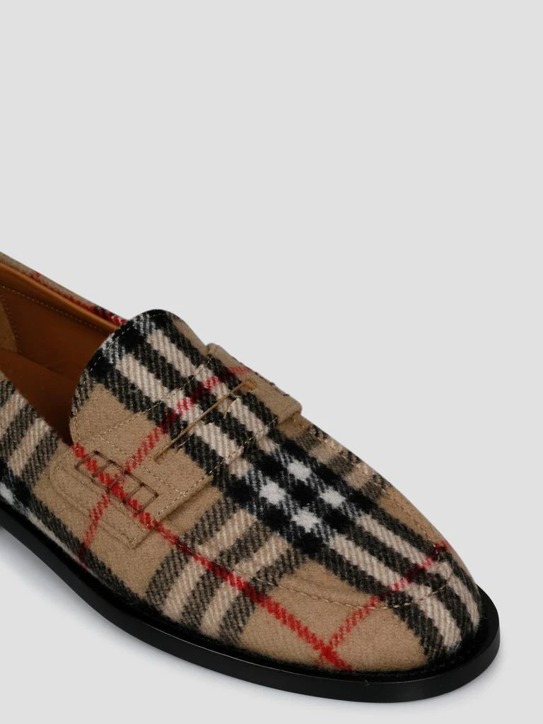 商品Burberry|Hackney check wool felt loafers,价格¥4187,第3张图片详细描述