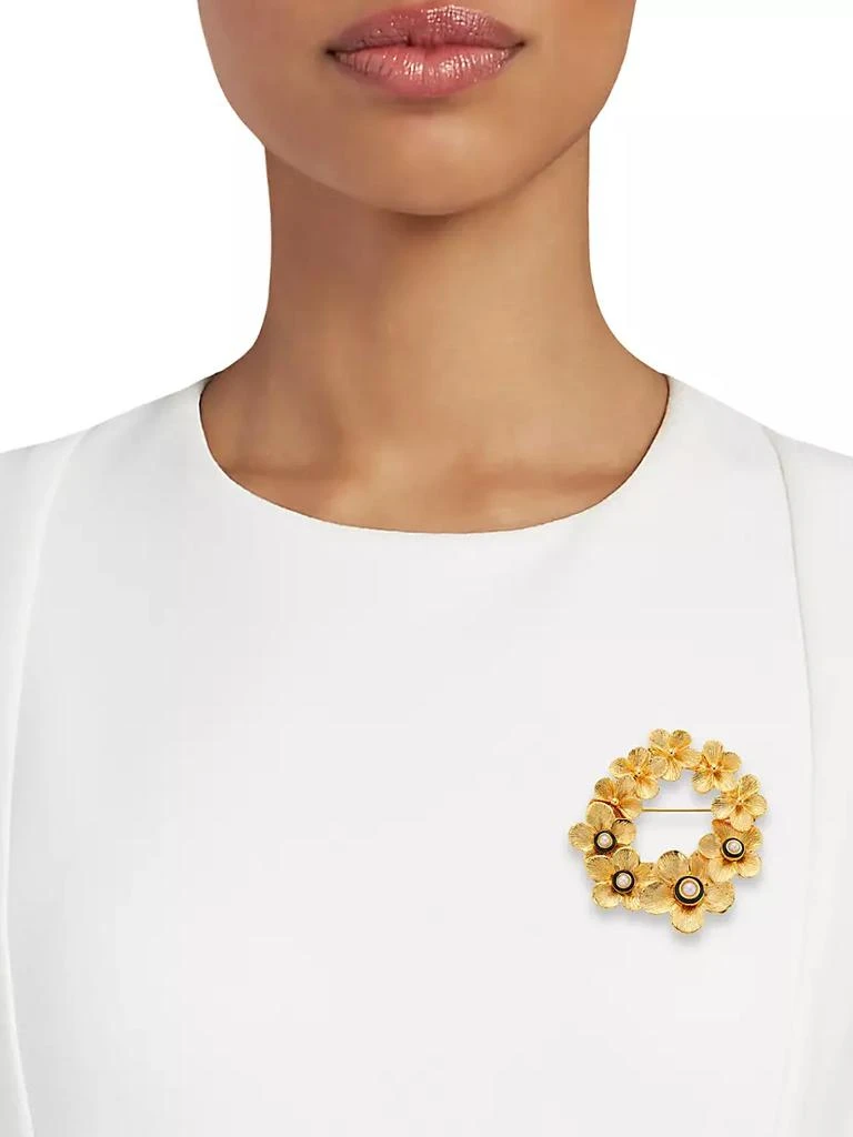 商品Kenneth Jay Lane|22K Gold-Plated, Black Enamel &amp; Faux Pearl Graduated Flowers Brooch,价格¥1012,第2张图片详细描述