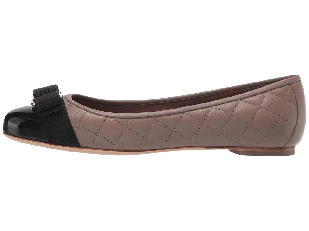 商品Salvatore Ferragamo|Varina Quilted Ballet Flat,价格¥4393,第4张图片详细描述