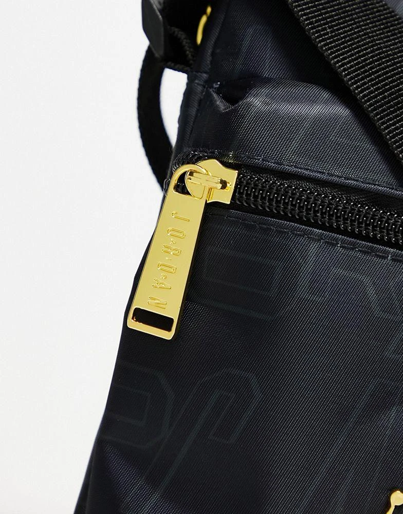 商品Jordan|Jordan crossbody bag in black,价格¥250,第3张图片详细描述