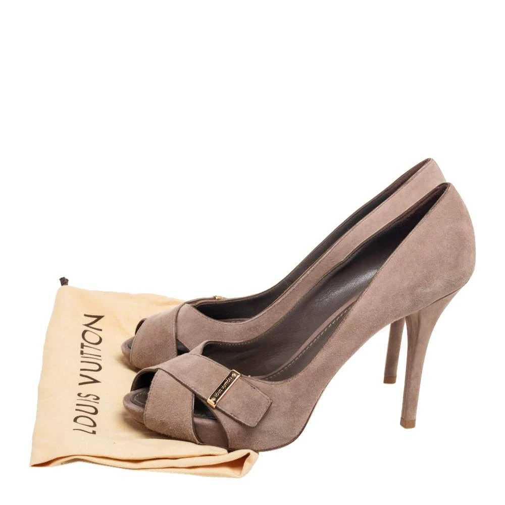 Louis Vuitton Dark Beige Suede Criss Cross Peep Toe Platform Pumps Size 38 商品