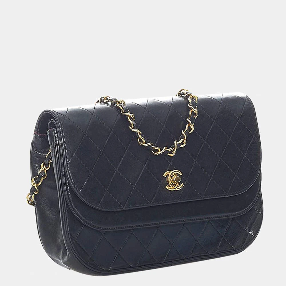 商品[二手商品] Chanel|Chanel Black Quilted Lambskin Leather Vintage Round Double Flap Shoulder Bag,价格¥20946,第2张图片详细描述