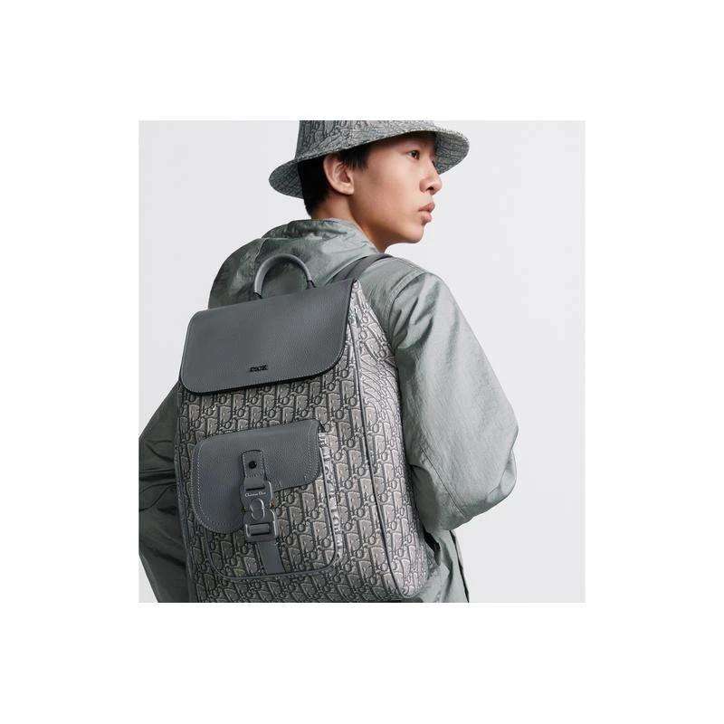 商品Dior|【预售3-7天】Dior/迪奥 男士深灰色科技面料/小牛皮双肩包,价格¥23578,第4张图片详细描述