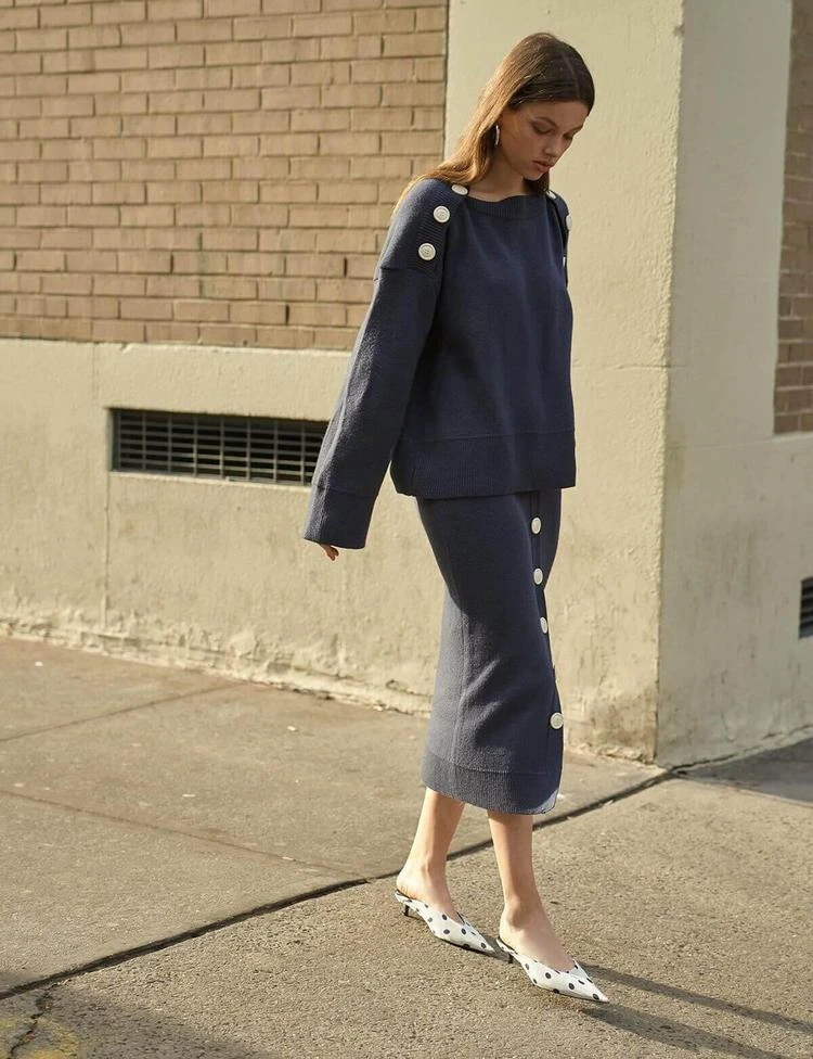 商品Pixie Market|Button Navy Knit Sweater,价格¥962,第1张图片