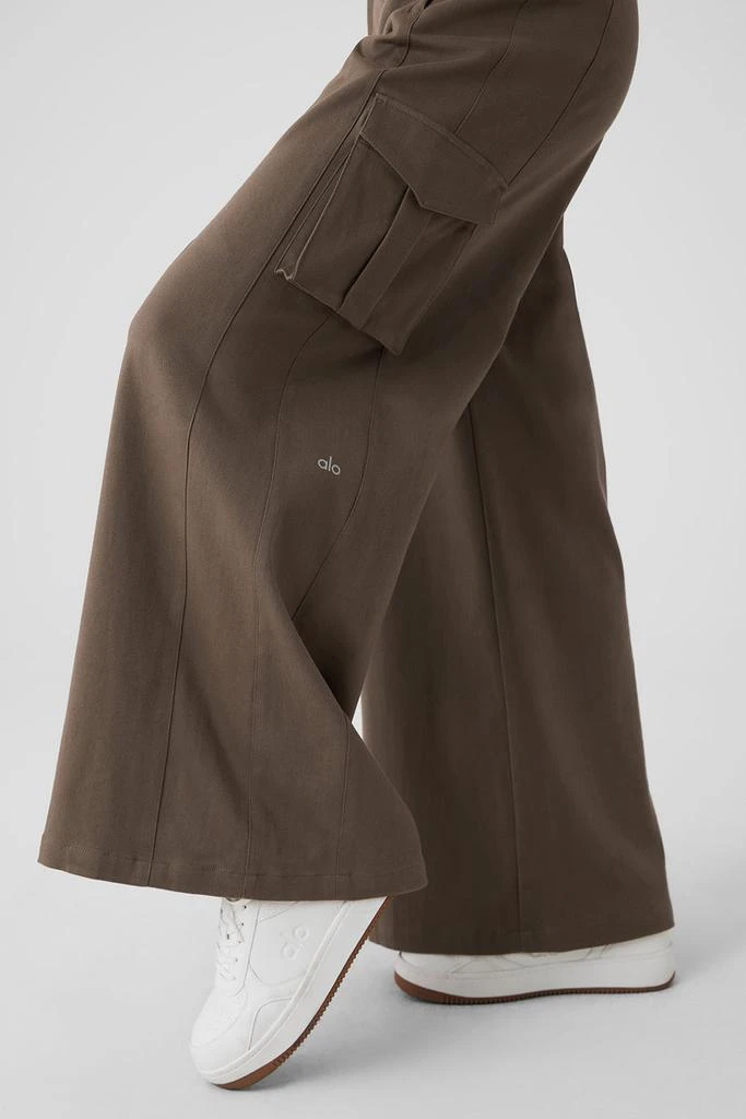 商品Alo|Show Off Cargo Wide Leg Trouser - Olive Tree,价格¥724,第5张图片详细描述