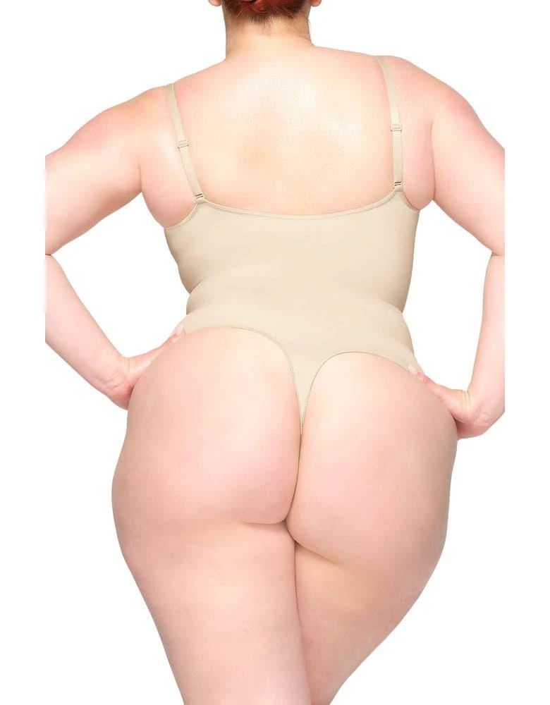 商品SKIMS|Seamless Sculpt Thong Bodysuit,价格¥582,第2张图片详细描述