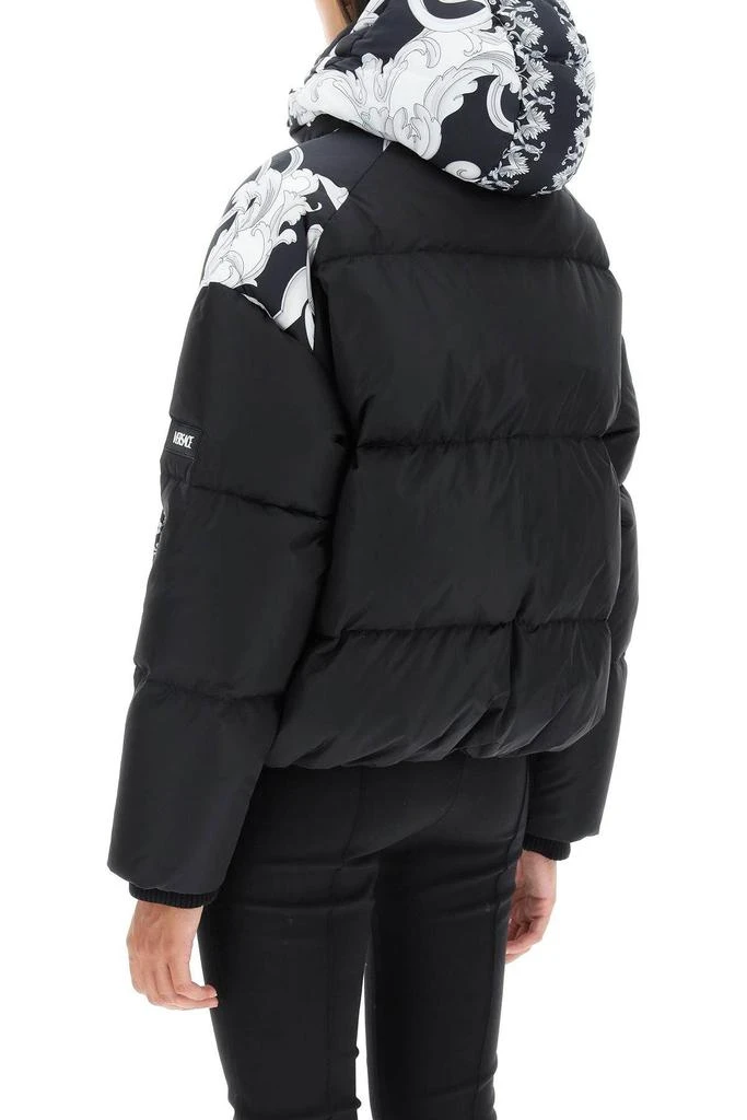 商品Versace|SILVER BAROQUE SHORT DOWN JACKET,价格¥7788,第4张图片详细描述