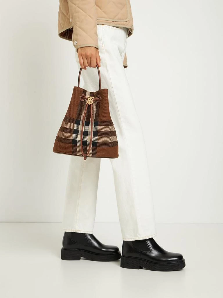 商品Burberry|Small Check Drawstring Bucket Bag,价格¥16452,第2张图片详细描述