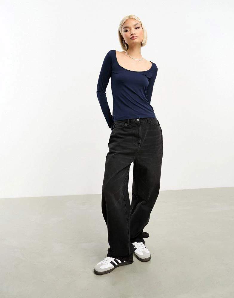 商品Weekday|Weekday Tea fine jersey long sleeve top with scoop neck in navy blue,价格¥188,第4张图片详细描述