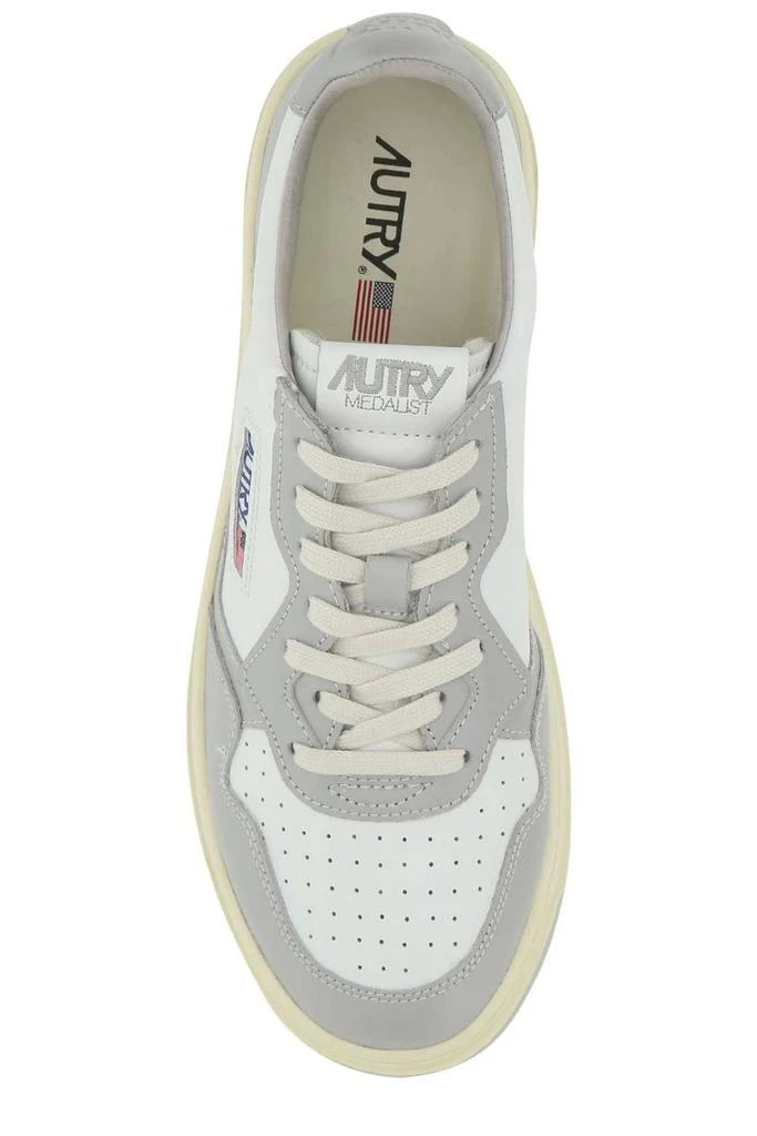 商品Autry|Autry Logo Patch Low-Top Sneakers,价格¥1088,第3张图片详细描述