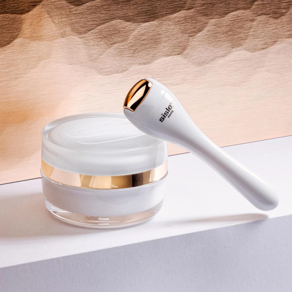 Sisleya L'Integral Anti-Ageing Eye and Lip Contour cream 商品