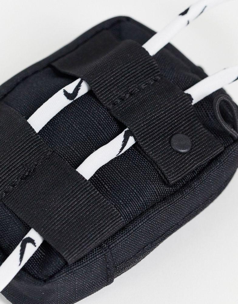 商品NIKE|Nike Lanyard with small pouch in black,价格¥146,第4张图片详细描述