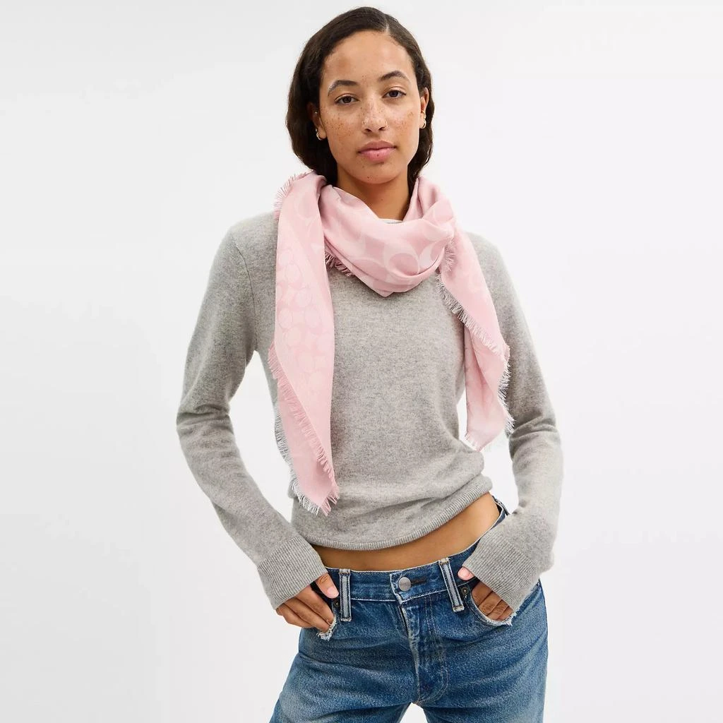 Signature Oversized Square Scarf 商品