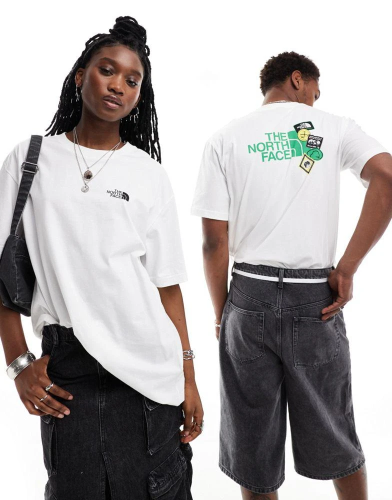 商品The North Face|The North Face Expedition Stickers backprint oversized t-shirt in white exclusive to ASOS,价格¥238,第1张图片