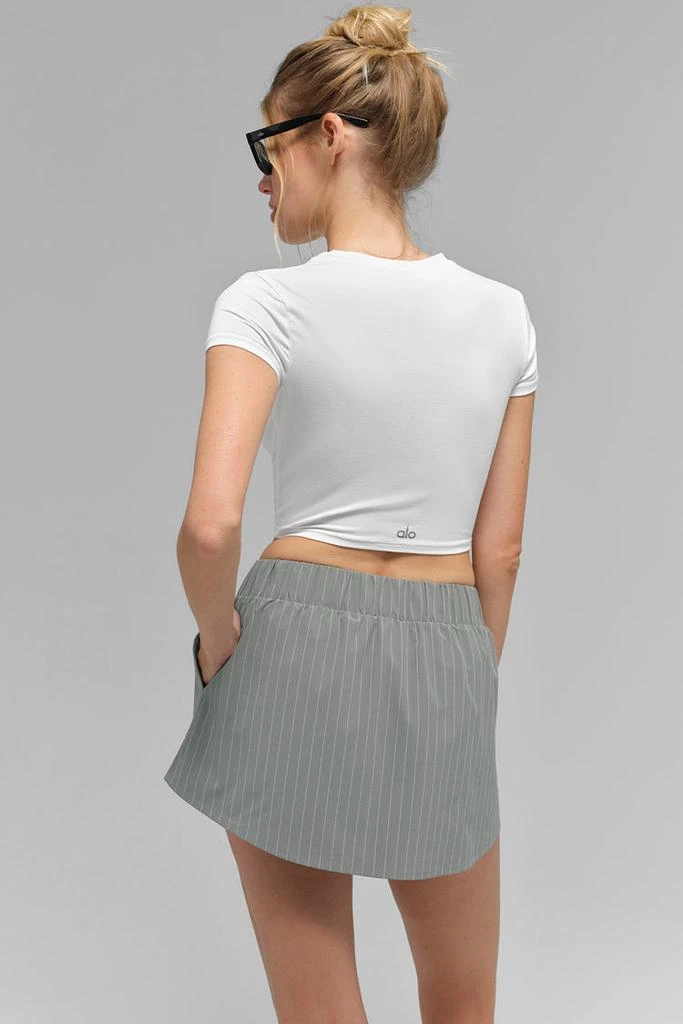 商品Alo|Pinstripe Daylight Mini Skirt - Lunar Grey/White,价格¥746,第3张图片详细描述
