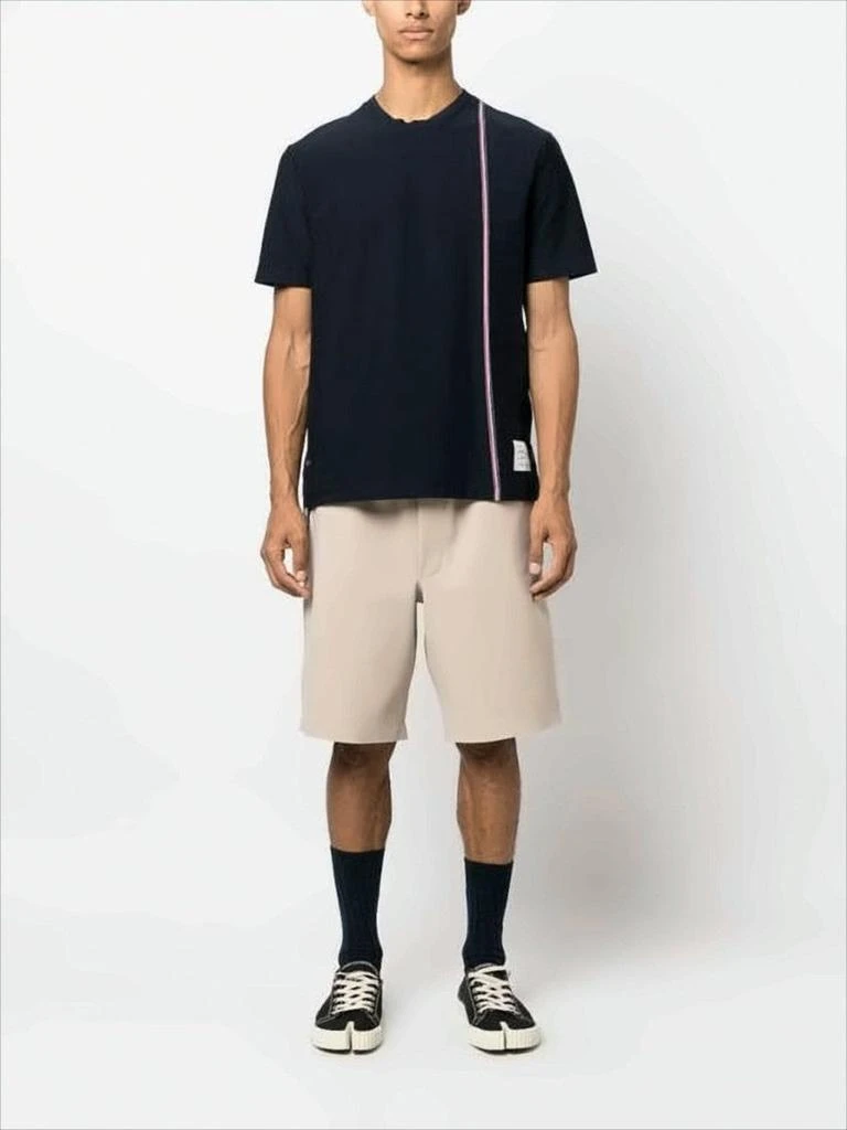 商品Thom Browne|Short-Sleeved Crew Neck T-Shirt With Vertical Stripe Detail,价格¥5479,第2张图片详细描述