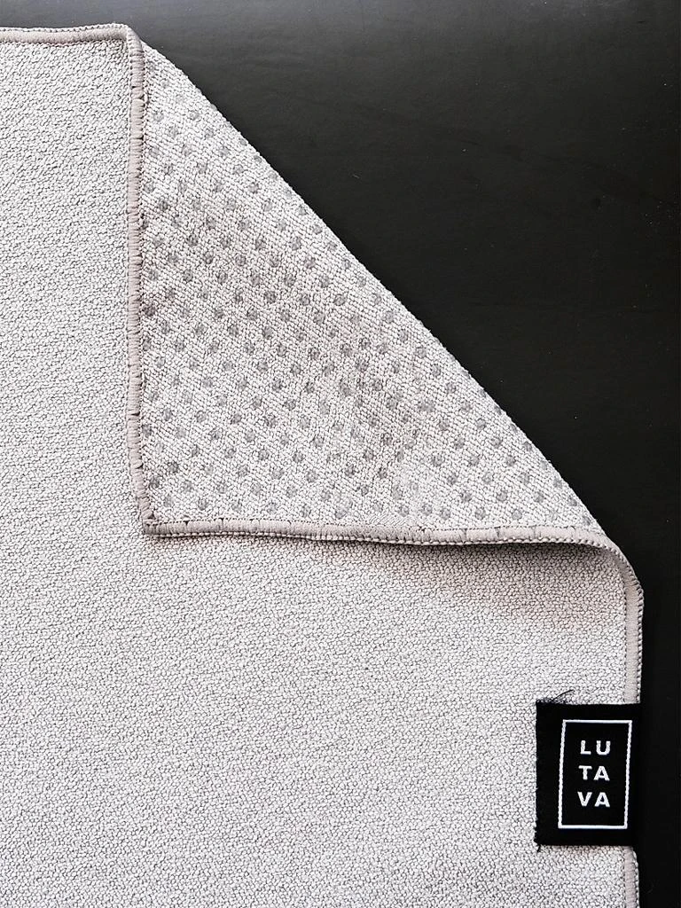 商品Lutava|The Mat Towel - Antimicrobial Fitness Towel With Silicone Dots,价格¥513,第2张图片详细描述