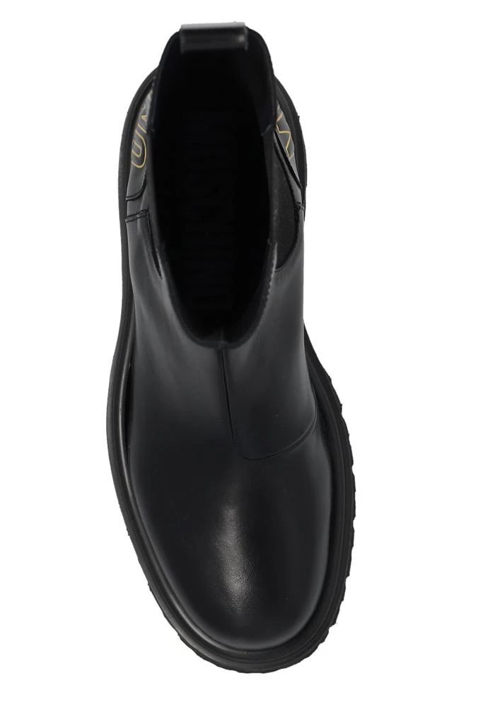 商品Moschino|Moschino Logo Lettering Chelsea Ankle Boots,价格¥3023,第4张图片详细描述