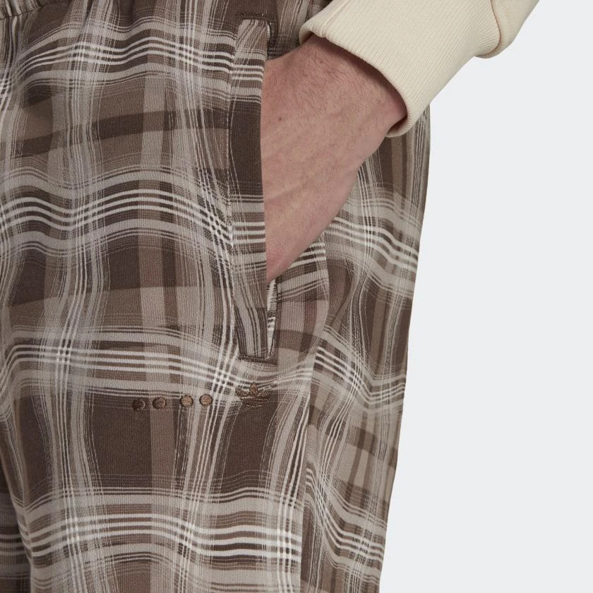 商品Adidas|Men's adidas Reveal Allover Print Shorts,价格¥309,第4张图片详细描述