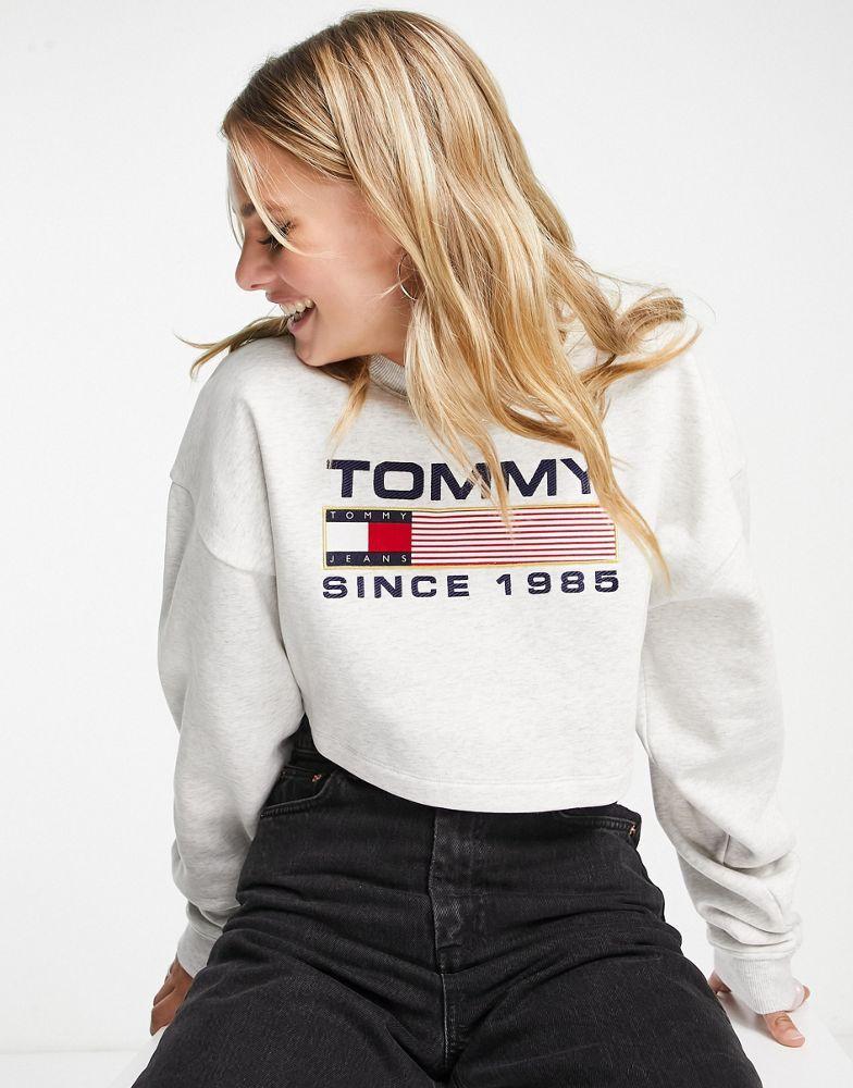 商品Tommy Jeans|Tommy Jeans super crop modern crew neck jumper in grey,价格¥790,第1张图片