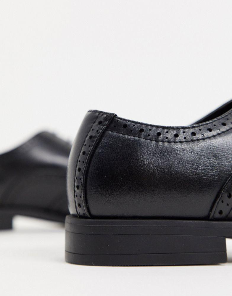 商品ASOS|ASOS DESIGN brogue shoes in black faux leather,价格¥216,第4张图片详细描述