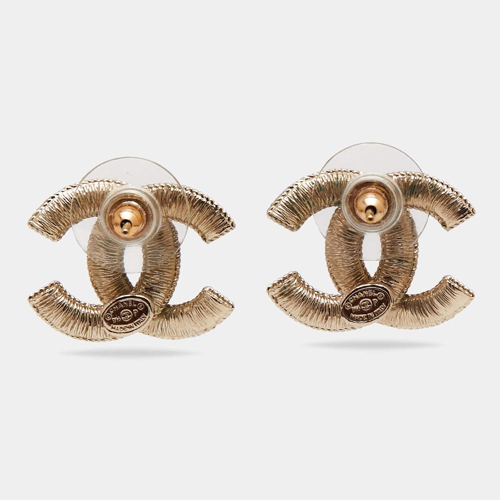 Chanel Pale Gold Tone Faux Pearls CC Stud Earrings商品第3张图片规格展示