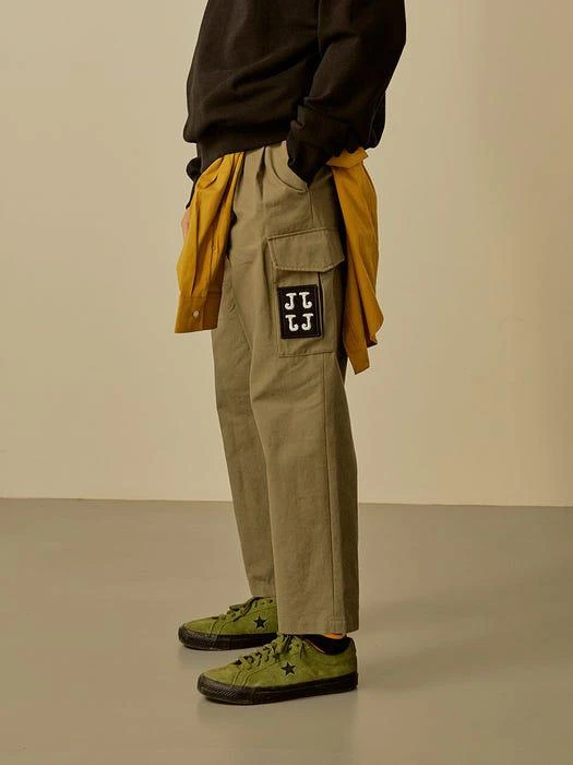 商品JWO|Pintuck Detail Cotton Cargo Pants Khaki,价格¥771,第1张图片