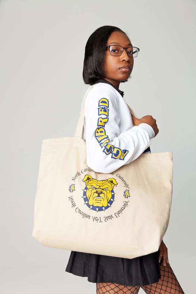 商品Urban Outfitters|UO Summer Class ‘21 North Carolina A&T State University Tote Bag,价格¥288,第1张图片