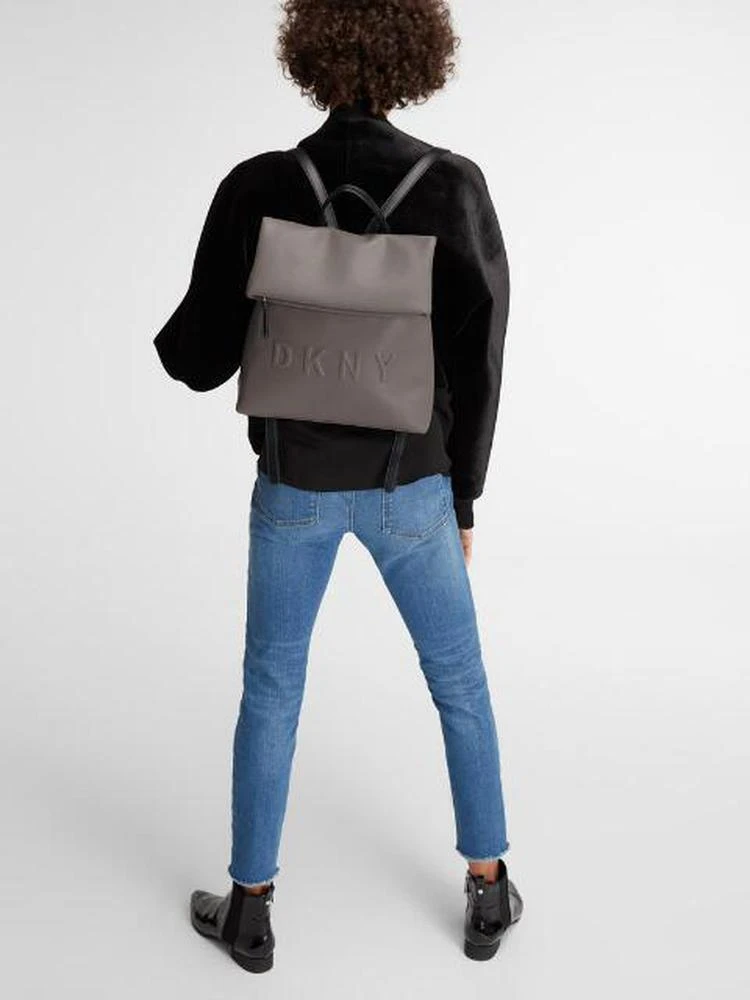 商品DKNY|LOGO 中号背包,价格¥532,第2张图片详细描述