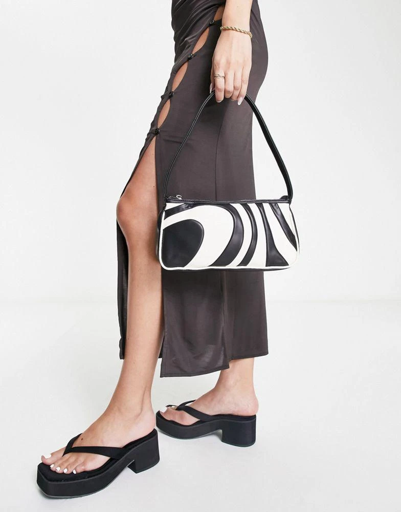 商品ASOS|ASOS DESIGN slim 90s shoulder bag in black & off white swirl patchwork,价格¥182,第2张图片详细描述