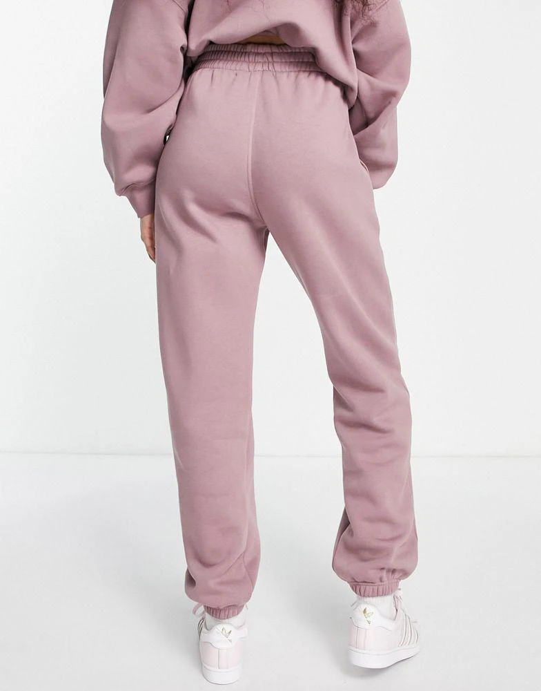 商品Adidas|adidas Originals Essentials joggers in mauve,价格¥359,第2张图片详细描述