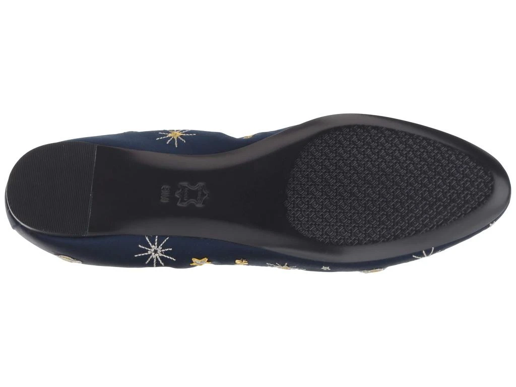 商品Tory Burch|Olympia Embroidered Loafer,价格¥1698,第3张图片详细描述