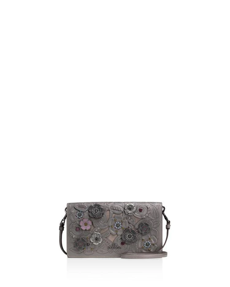 商品Coach|Tea Rose Metal Tooling with Appliqu&eacute; Foldover Crossbody Clutch,价格¥780,第1张图片