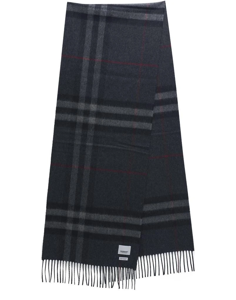 商品Burberry|经典格纹山羊绒围巾,价格¥5100,第3张图片详细描述