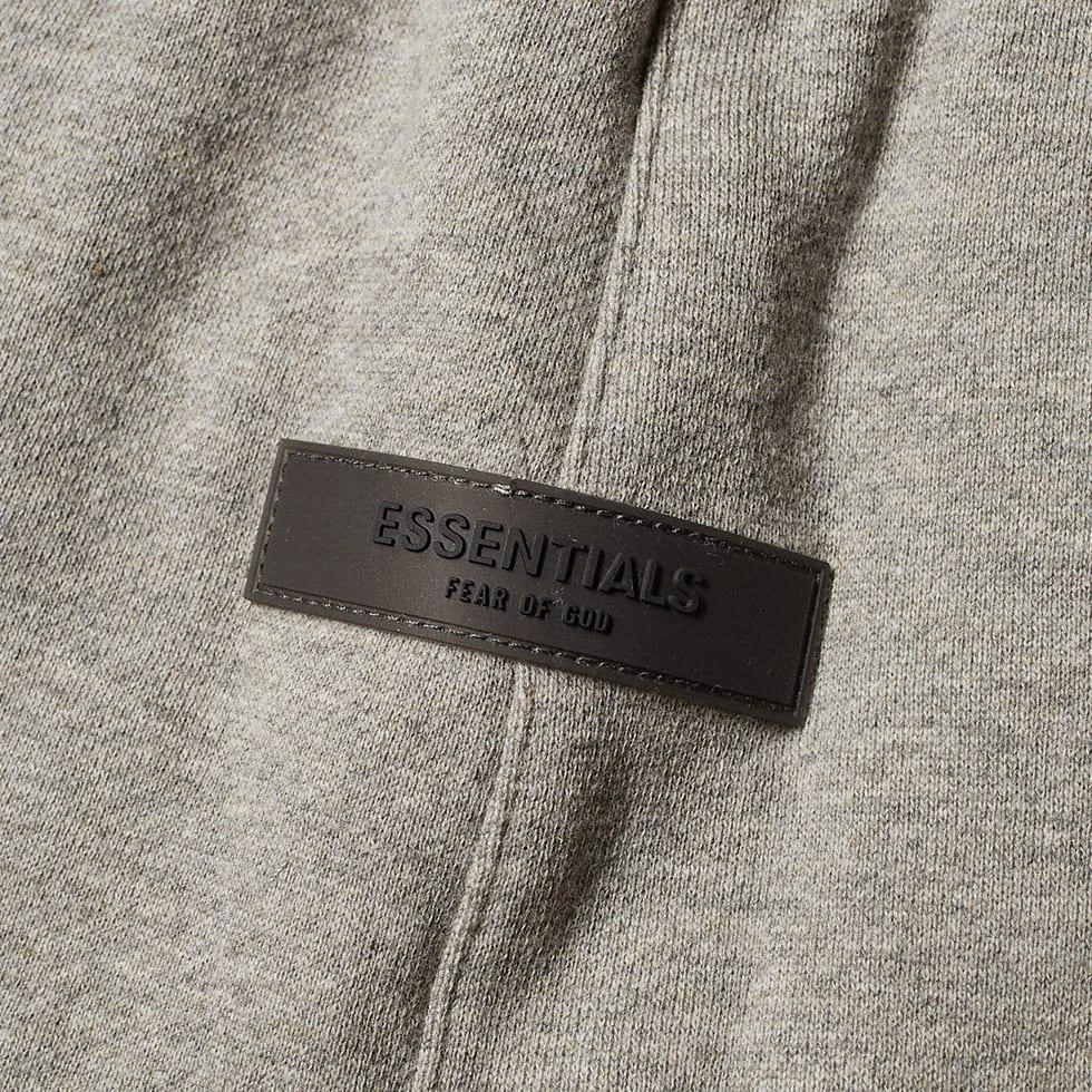 商品Essentials|FEAR OF GOD ESSENTIALS Logo Sweat Short - Dark Oatmeal,价格¥720,第2张图片详细描述